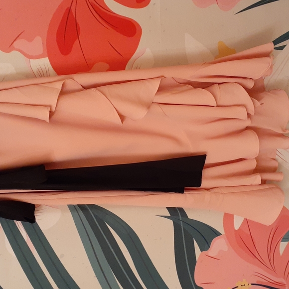 Ladies dress - Picture 3 of 6